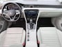 Volkswagen Passat Variant GTE 1.4 TSI PHEV 218PK | Panodak | Vol Leer | 360° | Standkachel | Virtual | IQ Light Matrix LED | Trekhaak | Stoelverwarming V+A+Stuurwiel |