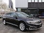 Volkswagen Passat Variant GTE 1.4 TSI PHEV 218PK | Panodak | Vol Leer | 360° | Standkachel | Virtual | IQ Light Matrix LED | Trekhaak | Stoelverwarming V+A+Stuurwiel |
