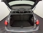Volkswagen Golf 1.5 eTSI R-Line Pano, IQ Light, Navi, Alcantara, Sfeerverlichting, Parkeersensoren, Cruise control, Stoelverwarming