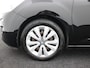 Citroën C3 1.2 PureTech Business Airco auto, Boordcomputer, Brake Assist System, Cruise control, Elek. Stabiliteits Programma, Elek. remkrachtverdeling, Navigatiesysteem De Citroën C3 1.2 PureTech Business uit 2015 is een compacte en comfortabele vijfdeurs hatchback, geschikt voor dagelijks gebruik. Hij is uitgerust met een zuinige 1,2-liter driecilinder benz