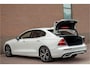 Volvo S60 B4 R-Design, Harman/Kardon, Stoel & Stuurverwarming, Trekhaak, Camera, Memory, Carplay, Adaptive Cruise.