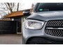 Mercedes-Benz GLC 200 AMG Line I Panodak I Sfeerverlichting I Adaptive Cruise I NL-Auto I NAP I Designo Selenitgrau Magno