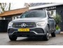 Mercedes-Benz GLC 200 AMG Line I Panodak I Sfeerverlichting I Adaptive Cruise I NL-Auto I NAP I Designo Selenitgrau Magno