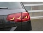 Volkswagen Passat Variant 1.5 TSI 150pk DSG Elegance Business R | 18 inch Monterey | Leer Alcantara | Camera achter