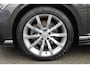 Volkswagen Passat Variant 1.5 TSI 150pk DSG Elegance Business R | 18 inch Monterey | Leer Alcantara | Camera achter