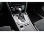 Volkswagen Passat Variant 1.5 TSI 150pk DSG Elegance Business R | 18 inch Monterey | Leer Alcantara | Camera achter