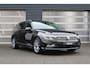 Volkswagen Passat Variant 1.5 TSI 150pk DSG Elegance Business R | 18 inch Monterey | Leer Alcantara | Camera achter