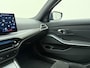 BMW 3-Serie Touring 330e M Sport -HeadUp -Pano Dak -Trekhaak -Harman/Kardon -M Sportrem Rood -Verwarmd Stuur -Stoelen Elektr Memory -Adaptief M Onderstel