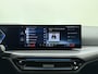 BMW 3-Serie Touring 330e M Sport -HeadUp -Pano Dak -Trekhaak -Harman/Kardon -M Sportrem Rood -Verwarmd Stuur -Stoelen Elektr Memory -Adaptief M Onderstel