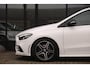 Mercedes-Benz B-klasse 180 Business Solution AMG Camera Widescreen Stoelverwarming Carplay LED
