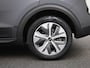 Kia e-Niro ExecutiveLine 64 kWh | Stoel & Stuur Verwarming | Stoel Koeling | Elek. Stoelen | JBL | Navigatie | Climate Control | 3 FASE!