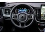 Volvo XC60 2.0 T6 Plug-in hybrid AWD Plus Black Edition | Luchtvering | Stoel-/Stuurverwarming | Schuif-/kanteldak | Head up Display | 360 camera | Getint glas | Adaptive cruise Control | Dodehoekdetectie | Keyless entry |