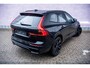 Volvo XC60 2.0 T6 Plug-in hybrid AWD Plus Black Edition | Luchtvering | Stoel-/Stuurverwarming | Schuif-/kanteldak | Head up Display | 360 camera | Getint glas | Adaptive cruise Control | Dodehoekdetectie | Keyless entry |