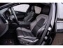 Volvo XC60 2.0 T6 Plug-in hybrid AWD Plus Black Edition | Luchtvering | Stoel-/Stuurverwarming | Schuif-/kanteldak | Head up Display | 360 camera | Getint glas | Adaptive cruise Control | Dodehoekdetectie | Keyless entry |