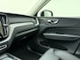 Volvo XC60 T6 Plug-in hybrid AWD Ultra Dark / Harman/Kardon / El. Stoelen / Trekhaak / Panorama dak / Rondomzichtcamera / 20 '' / Stoel + Stuurw. Verwarming / ACC / BLIS