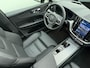 Volvo XC60 T6 Plug-in hybrid AWD Ultra Dark / Harman/Kardon / El. Stoelen / Trekhaak / Panorama dak / Rondomzichtcamera / 20 '' / Stoel + Stuurw. Verwarming / ACC / BLIS