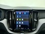 Volvo XC60 T6 Plug-in hybrid AWD Ultra Dark / Harman/Kardon / El. Stoelen / Trekhaak / Panorama dak / Rondomzichtcamera / 20 '' / Stoel + Stuurw. Verwarming / ACC / BLIS