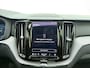 Volvo XC60 T6 Plug-in hybrid AWD Ultra Dark / Harman/Kardon / El. Stoelen / Trekhaak / Panorama dak / Rondomzichtcamera / 20 '' / Stoel + Stuurw. Verwarming / ACC / BLIS