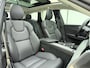 Volvo XC60 T6 Plug-in hybrid AWD Ultra Dark / Harman/Kardon / El. Stoelen / Trekhaak / Panorama dak / Rondomzichtcamera / 20 '' / Stoel + Stuurw. Verwarming / ACC / BLIS