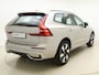 Volvo XC60 T6 Plug-in hybrid AWD Ultra Dark / Harman/Kardon / El. Stoelen / Trekhaak / Panorama dak / Rondomzichtcamera / 20 '' / Stoel + Stuurw. Verwarming / ACC / BLIS