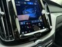 Volvo XC60 T6 Plug-in hybrid AWD Ultra Dark / Harman/Kardon / El. Stoelen / Trekhaak / Panorama dak / Rondomzichtcamera / 20 '' / Stoel + Stuurw. Verwarming / ACC / BLIS