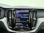 Volvo XC60 T6 Plug-in hybrid AWD Ultra Dark / Harman/Kardon / El. Stoelen / Trekhaak / Panorama dak / Rondomzichtcamera / 20 '' / Stoel + Stuurw. Verwarming / ACC / BLIS