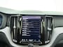 Volvo XC60 T6 Plug-in hybrid AWD Ultra Dark / Harman/Kardon / El. Stoelen / Trekhaak / Panorama dak / Rondomzichtcamera / 20 '' / Stoel + Stuurw. Verwarming / ACC / BLIS