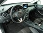 Mercedes-Benz GLA 200 Premium Automaat - Navigatie - Camera - Panoramadak - 18 inch LM velgen - Afneembare trekhaak - 12 maanden garantie
