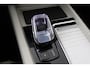 Volvo XC60 T8 Plug-in hybrid Ultra Dark | 22 Inch | Luchtvering | Bowers&Wilkins | Massage | Head-Up | Panoramadak