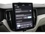 Volvo XC60 T8 Plug-in hybrid Ultra Dark | 22 Inch | Luchtvering | Bowers&Wilkins | Massage | Head-Up | Panoramadak