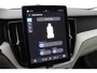 Volvo XC60 T8 Plug-in hybrid Ultra Dark | 22 Inch | Luchtvering | Bowers&Wilkins | Massage | Head-Up | Panoramadak