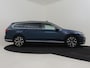 Volkswagen Passat Variant GTE Business 218pk | Panorama dak | Trekhaak | Head-up display | Dodehoekdetectie | Lederen bekleding | Camera achter | 17"LMV
