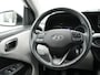 Hyundai i10 1.0 Premium | Apple Carplay | Bluetooth | Navigatie | Armsteun bestuurdersstoel | Achteruitrij camera | Parkeersensoren achter | Cruise control |