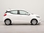 Hyundai i10 1.0 Premium | Apple Carplay | Bluetooth | Navigatie | Armsteun bestuurdersstoel | Achteruitrij camera | Parkeersensoren achter | Cruise control |