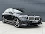 BMW 5-Serie 550e xDrive M SPORT 4 WHL besturing / Leder / trekh