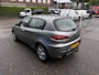 Alfa Romeo 147 1.6 T.Spark Progression Clima, Cruise control, Radio, Mistlamp, Lichtmetalen velgen Bij de verkoop van gebruikte voertuigen door CD-Cars wordt geen standaard garantie verstrekt. De koper aanvaardt het voertuig in de staat waarin het zich bevindt op het moment van aankoop, Vo