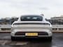 Porsche Taycan Performance 93 kWh Panoramadak SportDesign Sport Chrono Luchtvering PASM Warmtepomp PSCB PDLS+ Bose Sfeerverlichting Krijt 21"