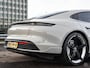 Porsche Taycan Performance 84 kWh Panoramadak SportDesign Sport Chrono Luchtvering PASM Warmtepomp PSCB PDLS+ Bose Sfeerverlichting Krijt 21"