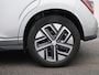 Hyundai Kona Electric Sky 64kWh | Apple Carplay/ Android Auto | Climate Control | Achteruitrijcamera | Cruise Control | Stoelverwarming | Lichtmetalen Velgen |