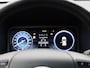 Hyundai Kona Electric Sky 64kWh | Apple Carplay/ Android Auto | Climate Control | Achteruitrijcamera | Cruise Control | Stoelverwarming | Lichtmetalen Velgen |