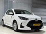 Toyota Yaris 1.5 Hybrid Comfort | Navigatie systeem | Stoelverwarming voor | Trekhaak met afneembare kogel | All season banden |