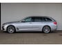BMW 5-Serie Touring 520i High Executive | Panoramadak | Head-up display | Lederen bekleding | Elektr. verstelb. stoelen |  Koplampen adaptief |