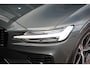 Volvo V60 2.0 T6 Plug-in hybrid AWD Plus Dark | Nieuw en direct leverbaar | Sportstoelen Elektrisch + Geheugen | Harman/Kardon Audio | Stoel + Stuurverwarming | Dodehoeksensoren | Adaptieve Cruise + Pilot Assist | Google Service