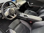 Mercedes-Benz A-klasse 180 AMG-Line | Camera | NWE Service & APK | Garantie |