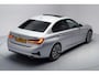 BMW 3-Serie 320i 183pk Executive Sport Line Aut. [ Schuifdak LED Adapt.cruise Stoelverwarming ]