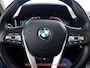 BMW 3-Serie Touring 318i Business Edition Plus PANO / TREKHAAK / VERWARMD STUURWIEL + 4 STOELEN