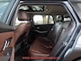 BMW 3-Serie Touring 318i Business Edition Plus PANO / TREKHAAK / VERWARMD STUURWIEL + 4 STOELEN