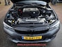 BMW 3-Serie Touring 318i Business Edition Plus PANO / TREKHAAK / VERWARMD STUURWIEL + 4 STOELEN