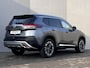 Nissan X-Trail 1.5 e-4orce Tekna 4WD Automaat / Fabrieksgarantie tot 10-2027 / 1.800 kg trekgewicht / Navigatie / Elektr. stoelen en klep / Stuur-, stoel- en achterbankverwarming / HUD / Camera 360° / 19" LM wielen met All Season banden /