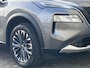 Nissan X-Trail 1.5 e-4orce Tekna 4WD Automaat / Gratis vaste trekhaak 13-polig/ Fabrieksgarantie tot 10-2027 / 1.800 kg trekgewicht / Navigatie / Elektr. stoelen en klep / Stuur-, stoel- en achterbankverwarming / HUD / Camera 360° / 19" LM wielen met All Season banden /
